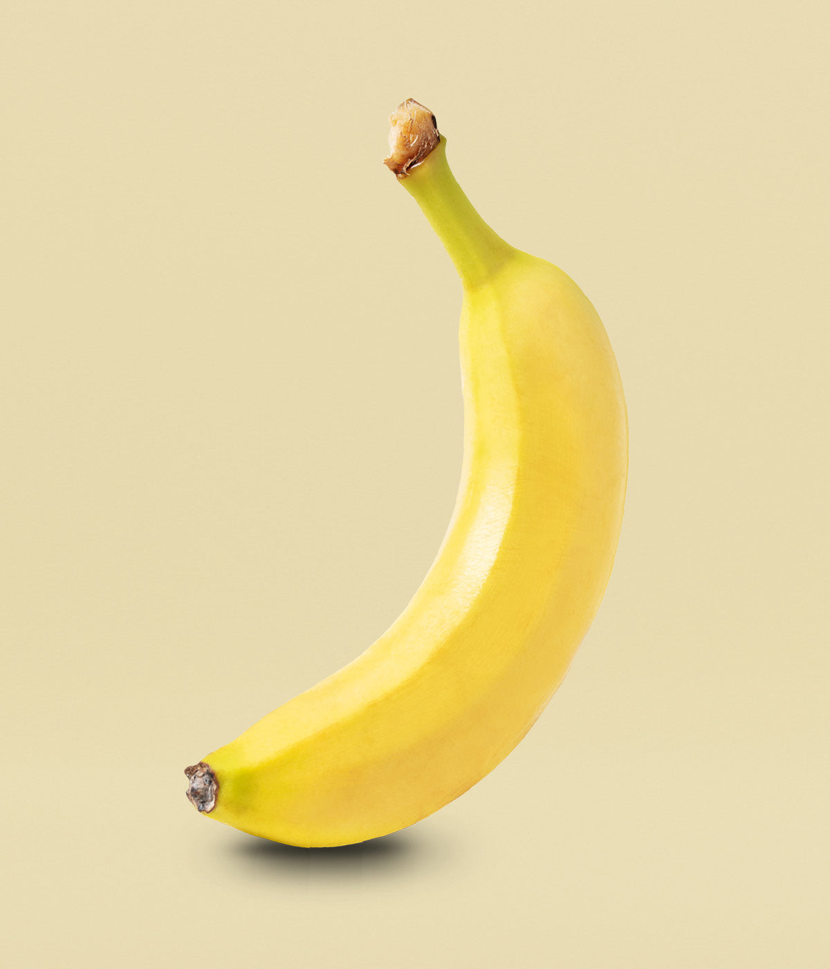 Reife, makellose gelbe Banane mit Schale