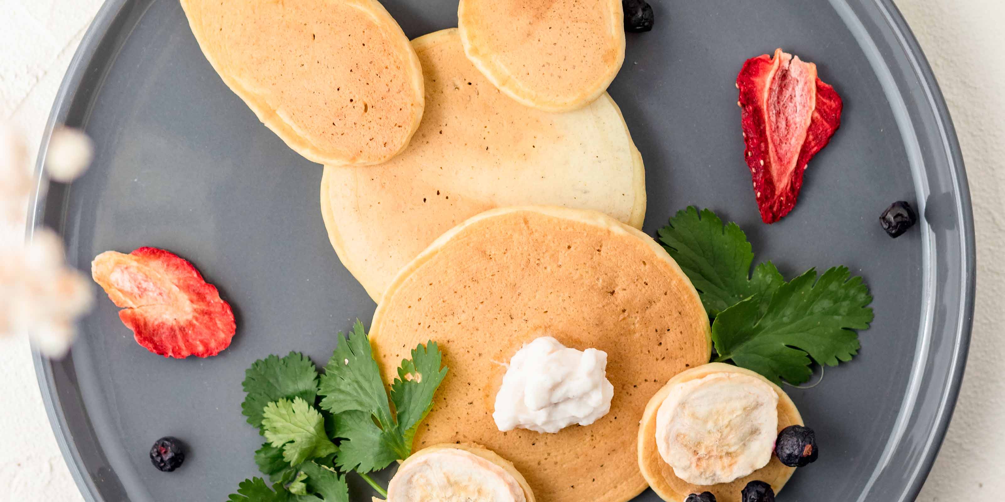 Oster Pancakes mit Erdbeeren