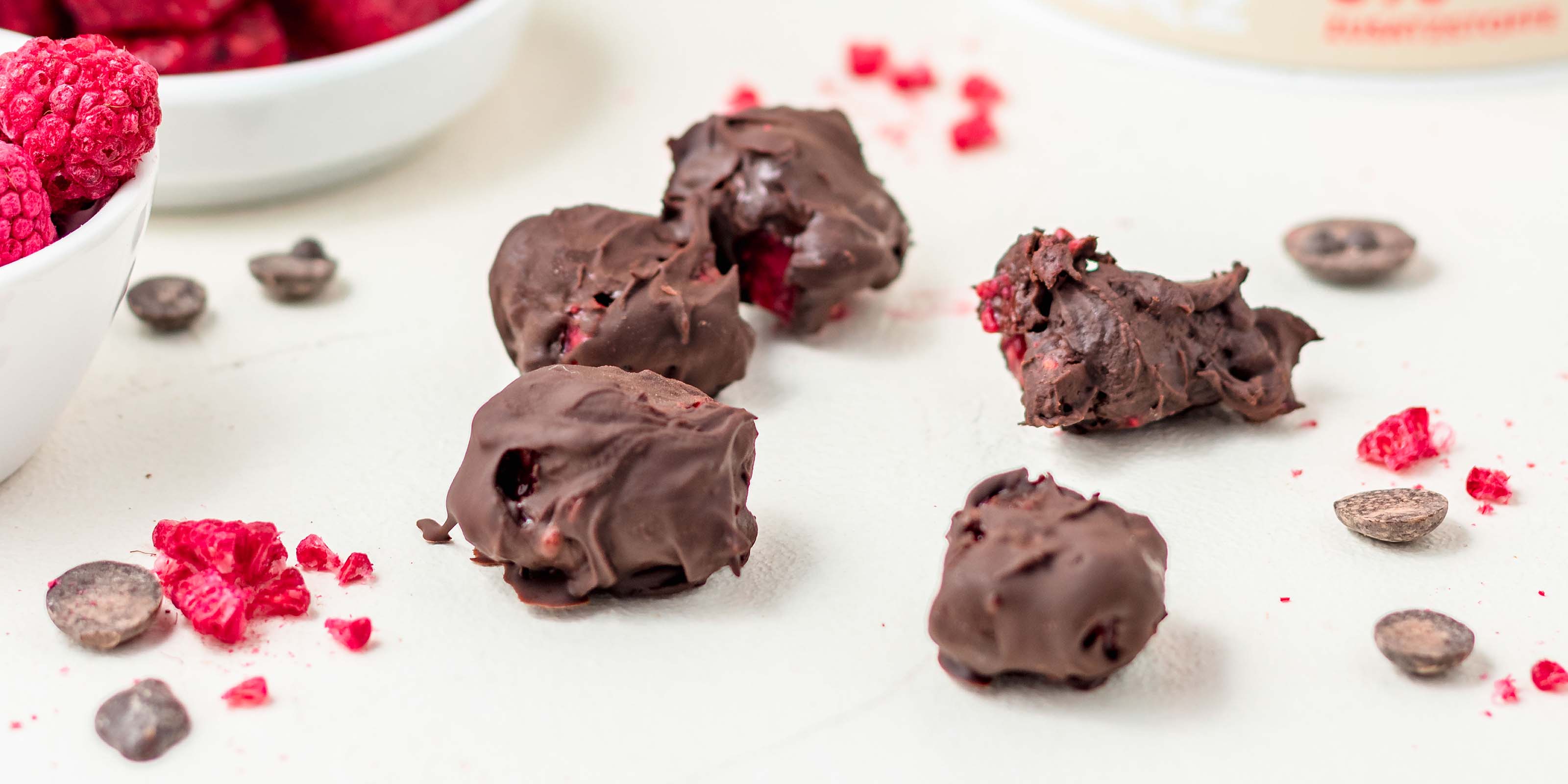 Schokoladen Pralinen mit buah Himbeeren als Kern